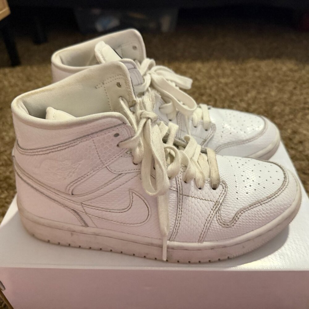 NIKE Air Jordan 1 Mid "Triple White" sneakers size 7.5